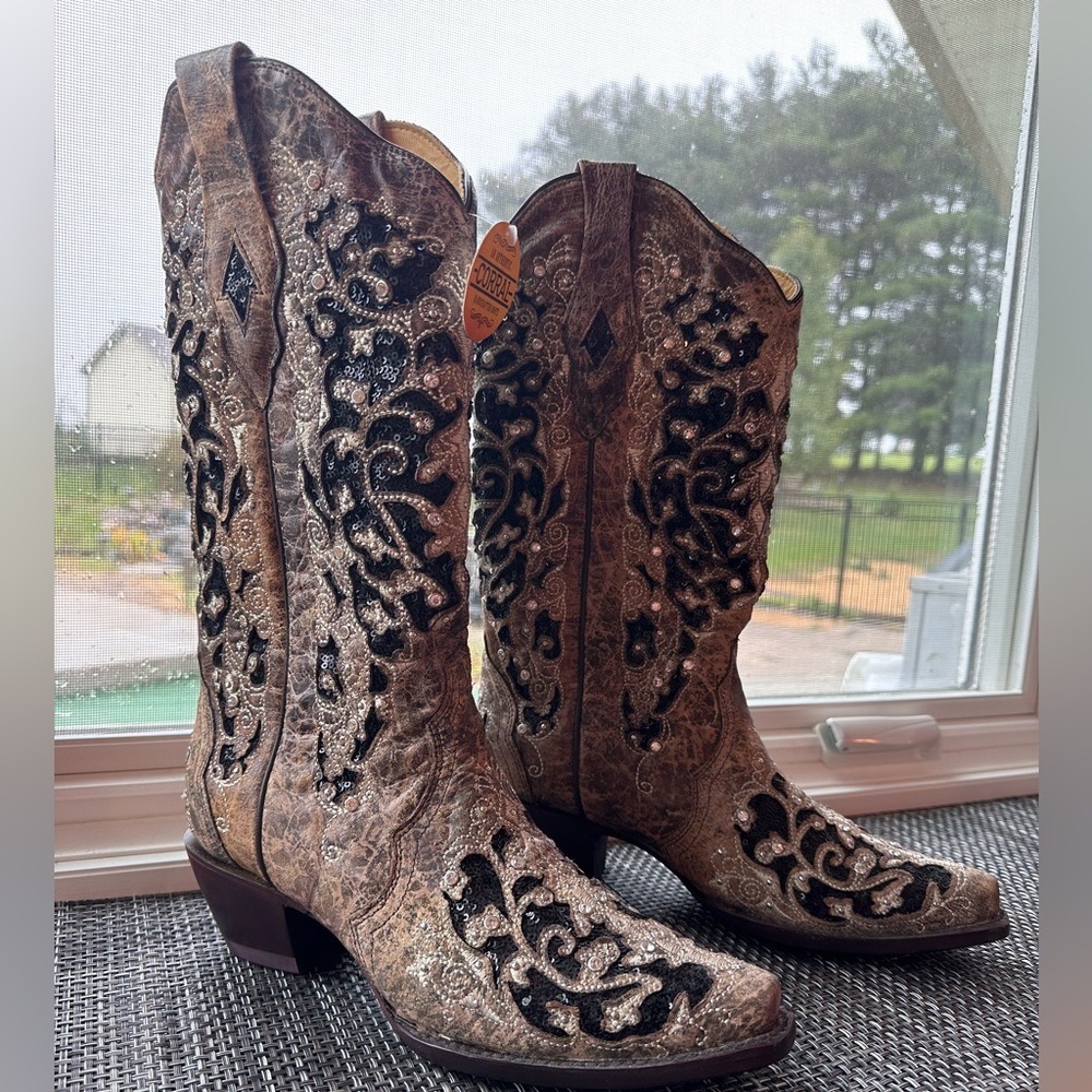 NWT: Corral boots with black sequin inlay